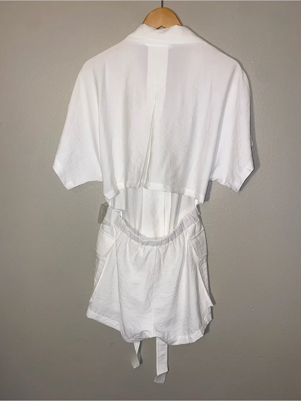 NWT Bishop + Young Crisp White Short Sleeve Belted Romper Size S Coastal Beachy